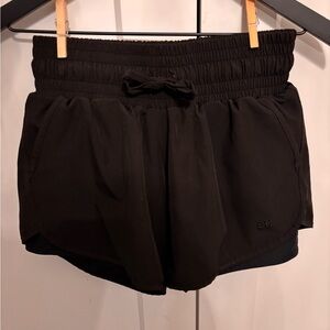 Albion Black Lunge Shorts Size Small
LIKE NEW
